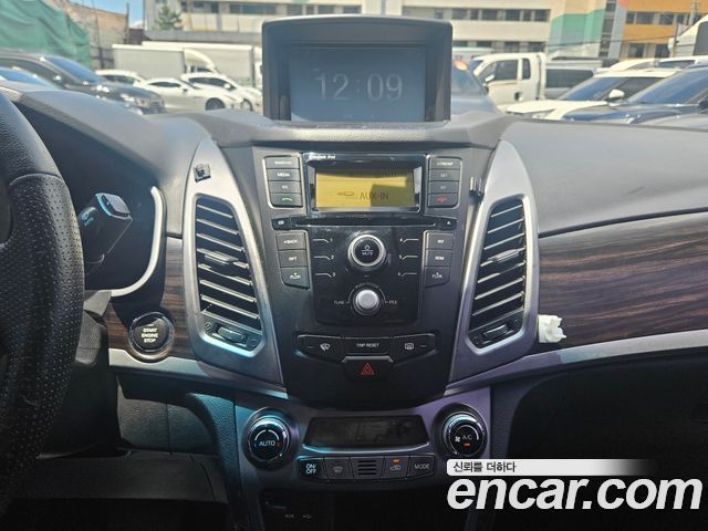 SsangYong Korando 2013 thumb 9