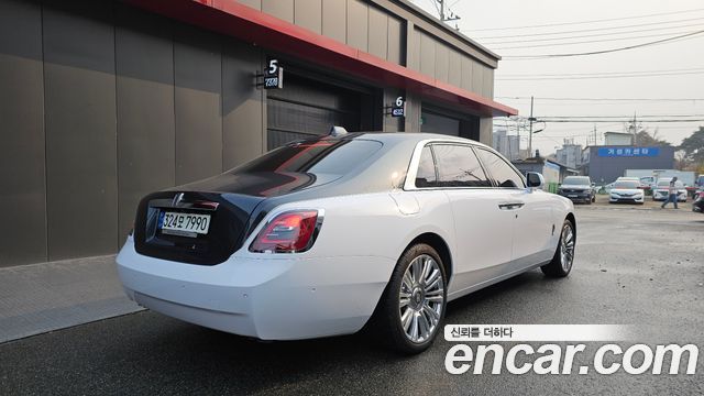 Rolls-Royce Ghost 2021 thumb 3