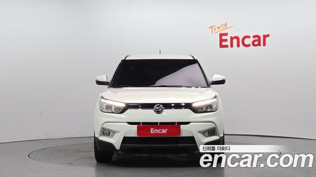 SsangYong Tivoli 2015 thumb 4