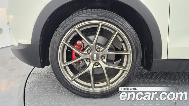 SsangYong Tivoli 2015 thumb 6