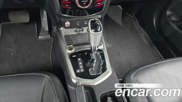SsangYong Tivoli 2015 thumb 10