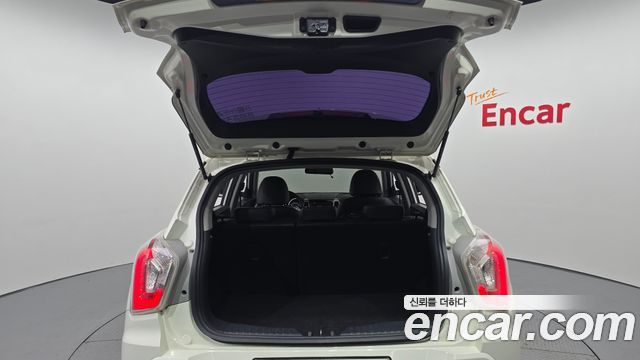SsangYong Tivoli 2015 thumb 12