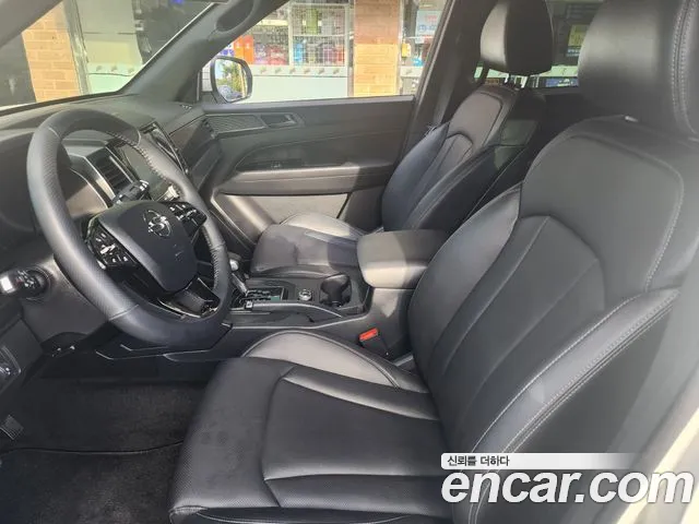 SsangYong Rexton 2022 thumb 10