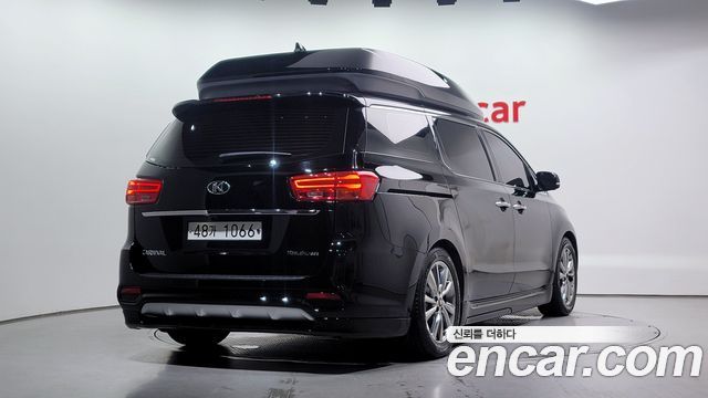 Kia Carnival 2019 thumb 2