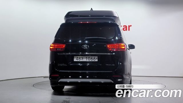 Kia Carnival 2019 thumb 4