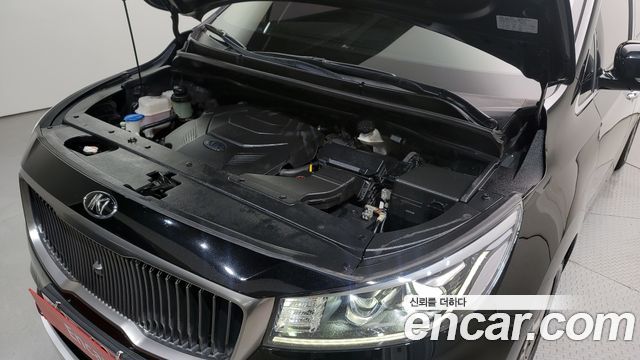 Kia Carnival 2019 thumb 6