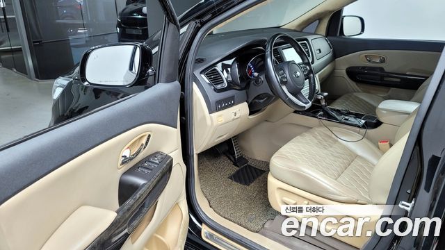 Kia Carnival 2019 thumb 10
