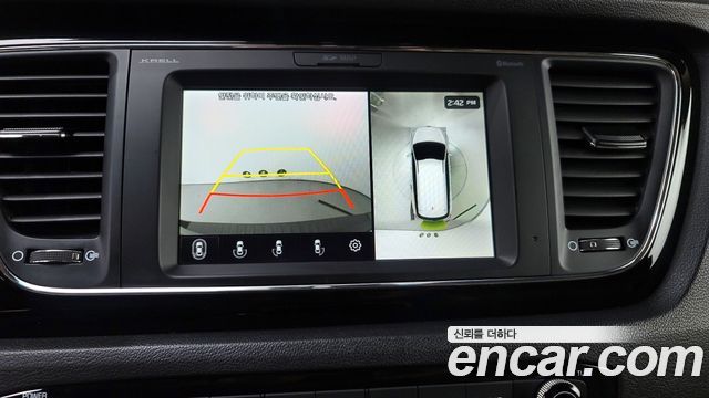 Kia Carnival 2019 thumb 11