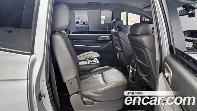 SsangYong Korando 2014 thumb 12