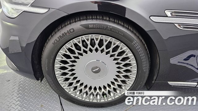 Genesis G90 2019 thumb 6