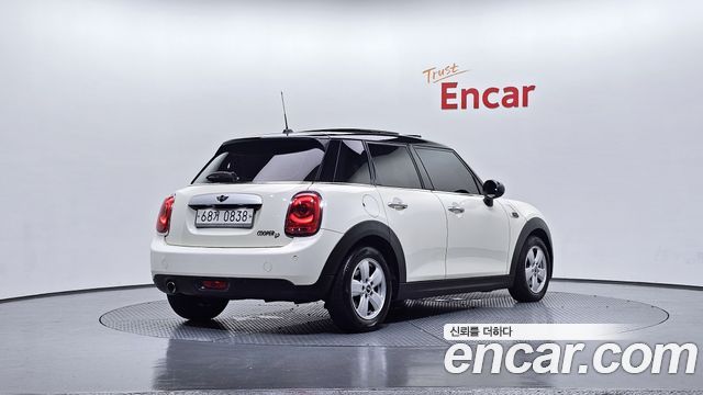 Mini Hatch 2015 thumb 3