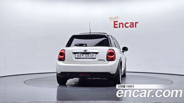 Mini Hatch 2015 thumb 5