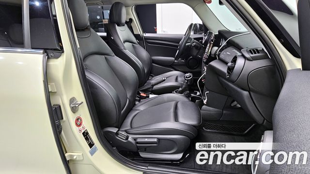 Mini Hatch 2015 thumb 11