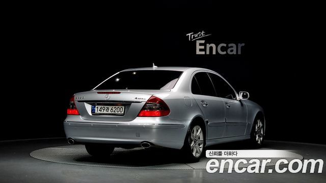 Mercedes-Benz E-Class 2007 thumb 3