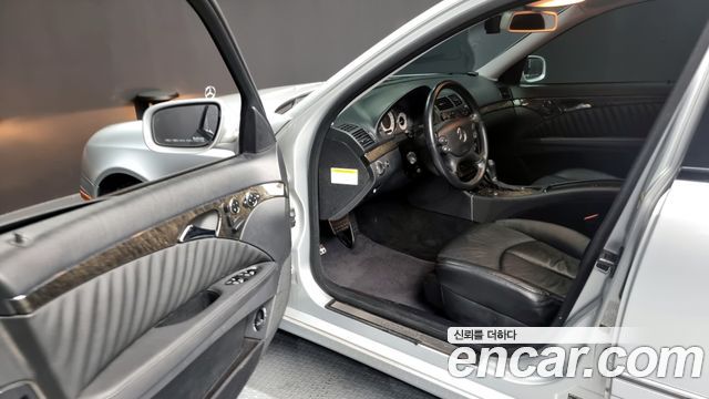 Mercedes-Benz E-Class 2007 thumb 11