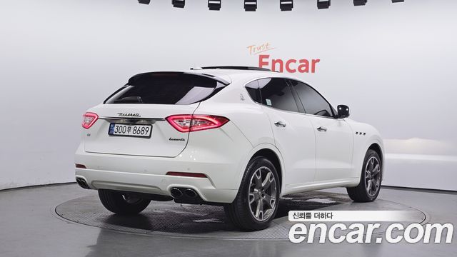 Maserati Levante 2017 thumb 3