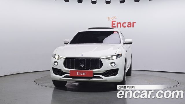 Maserati Levante 2017 thumb 4