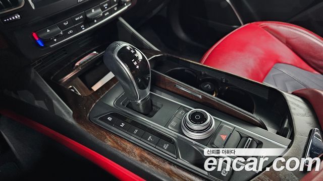 Maserati Levante 2017 thumb 10