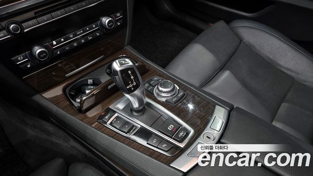 BMW 7 серии 2009 thumb 9