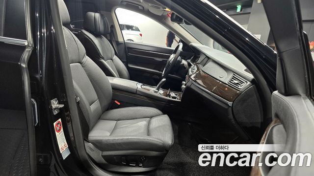 BMW 7 серии 2009 thumb 10