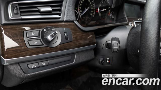 BMW 7 серии 2009 thumb 12