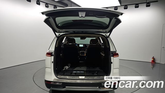 Kia Carnival 2023 thumb 11