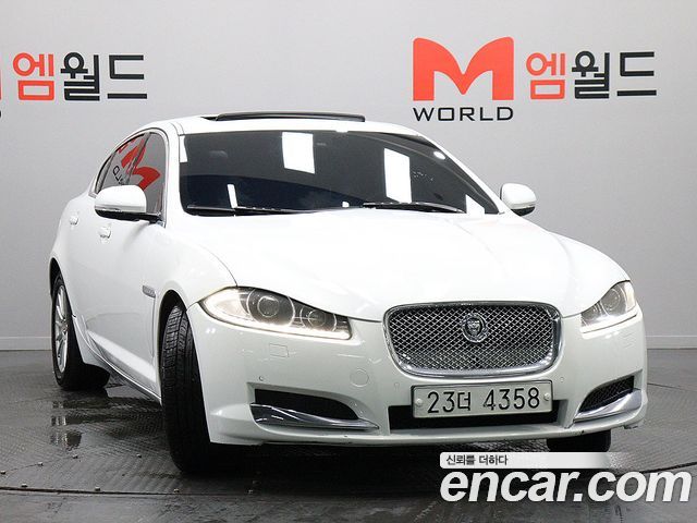 Jaguar XF 2013 thumb 3