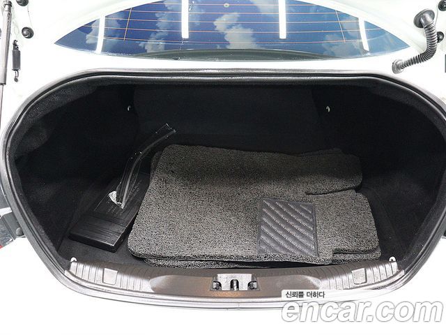 Jaguar XF 2013 thumb 8