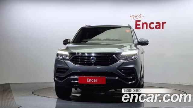 SsangYong Rexton 2017 thumb 3