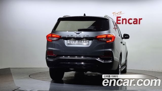 SsangYong Rexton 2017 thumb 4