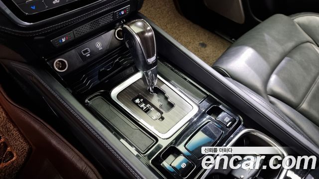SsangYong Rexton 2017 thumb 9