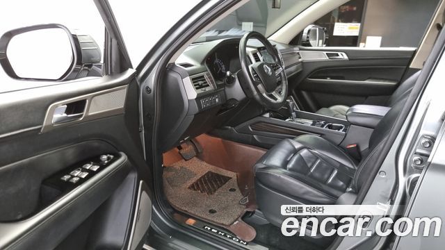 SsangYong Rexton 2017 thumb 12