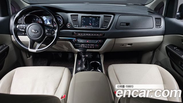 Kia Carnival 2018 thumb 8