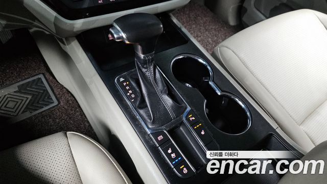 Kia Carnival 2018 thumb 10