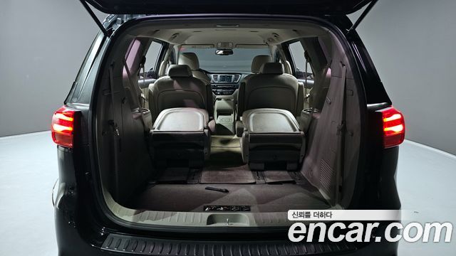 Kia Carnival 2018 thumb 11