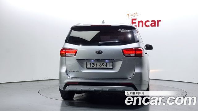 Kia Carnival 2015 thumb 5