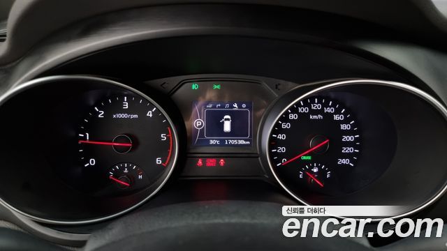 Kia Carnival 2015 thumb 9