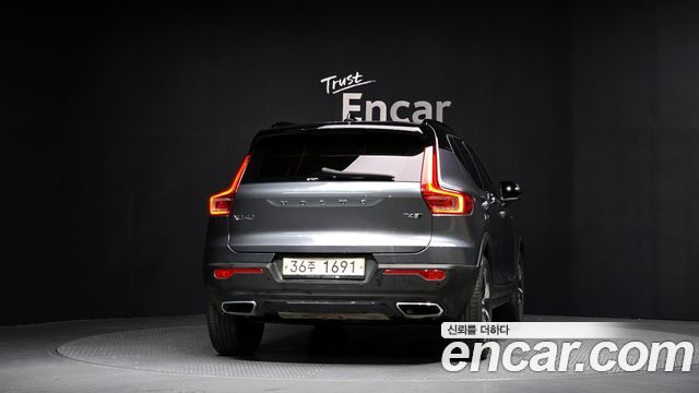 Volvo XC40 2019 thumb 5