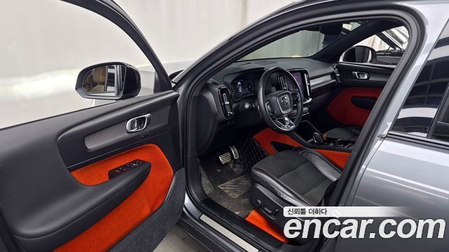 Volvo XC40 2019 thumb 11