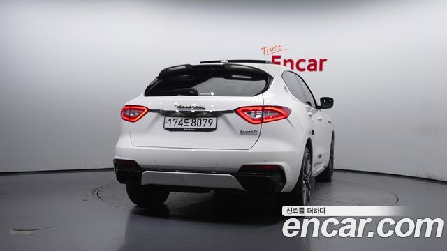Maserati Levante 2021 thumb 5