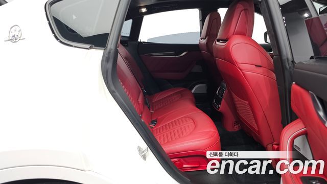 Maserati Levante 2021 thumb 11