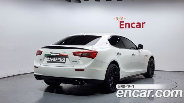 Maserati Ghibli 2016 thumb 3