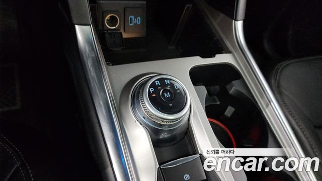 Ford Explorer 2020 thumb 10