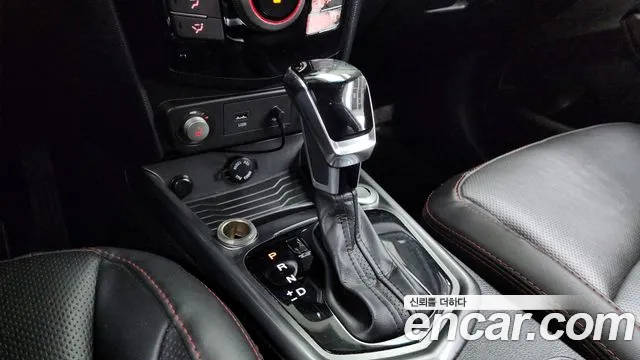 SsangYong Tivoli 2019 thumb 10