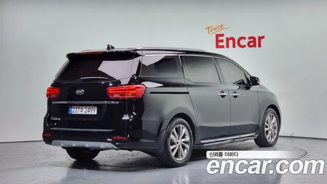 Kia Carnival 2019 thumb 3