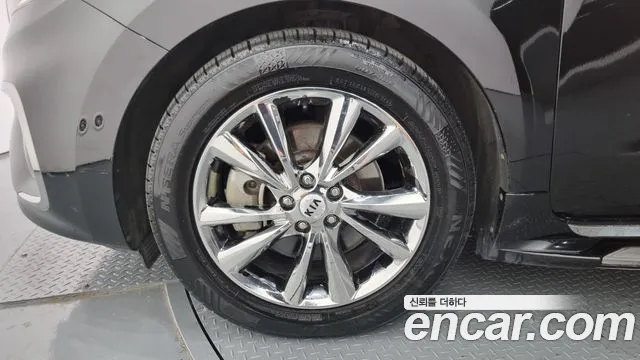 Kia Carnival 2019 thumb 6