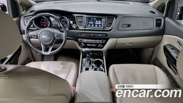 Kia Carnival 2019 thumb 8