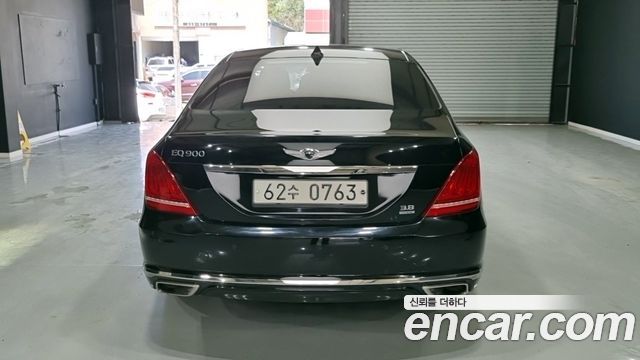 Genesis G90 2016 thumb 5