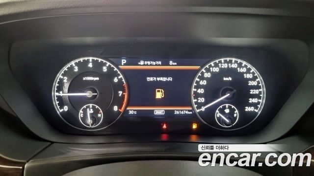 Genesis G90 2016 thumb 9