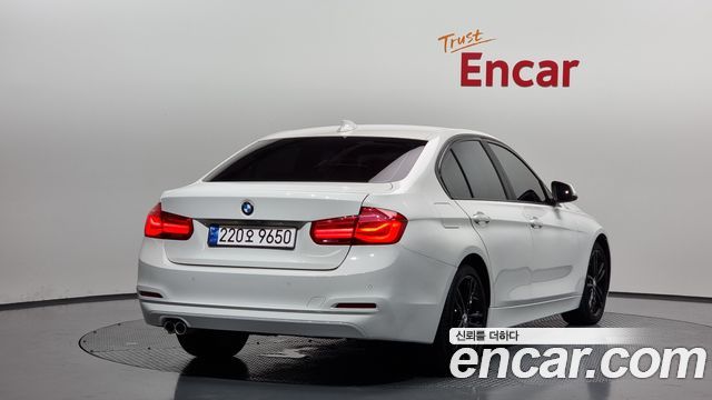 BMW 3 серии 2017 thumb 3